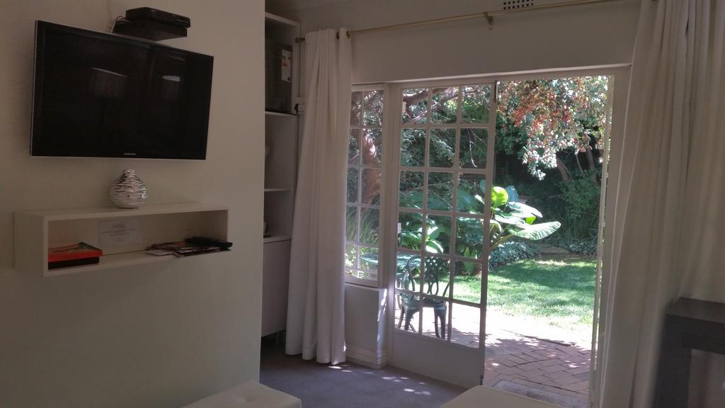 Rosebank Lodge Guesthouse By Claires Johannesburg Kültér fotó